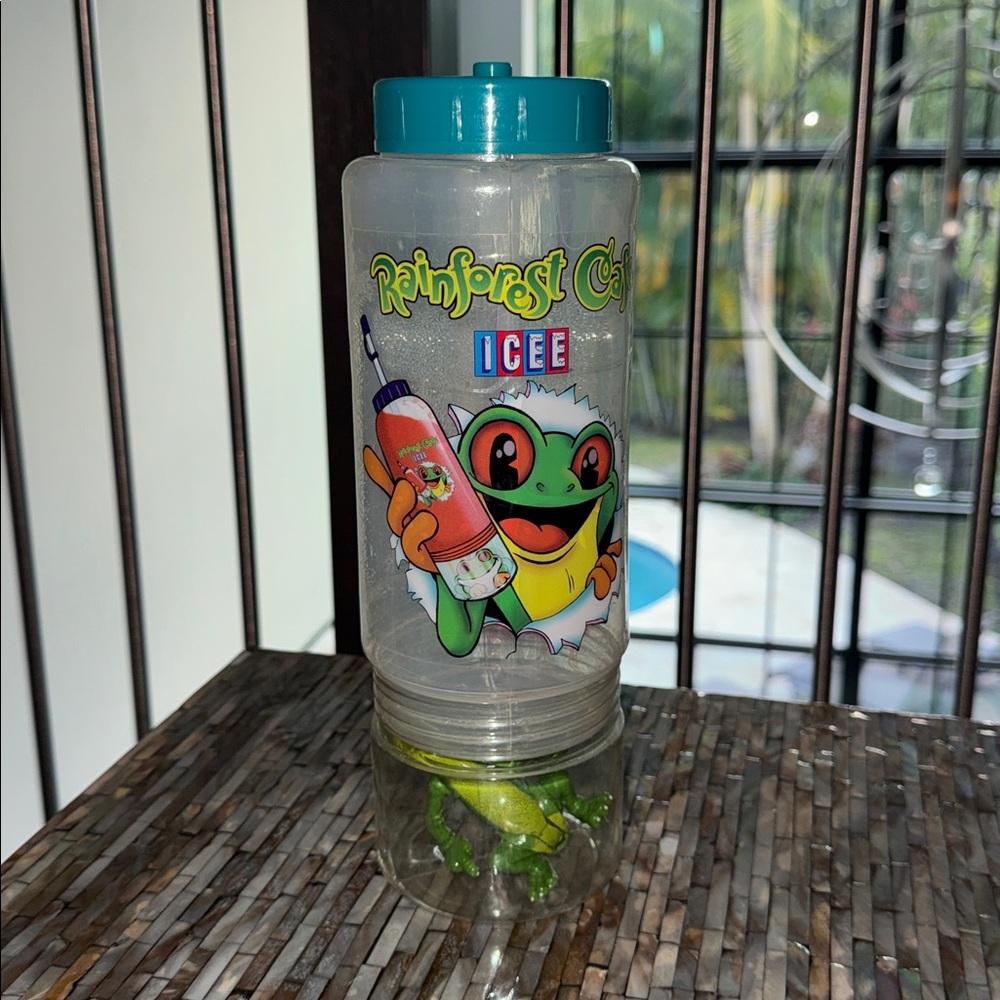 vintage Rainforest Cafe frog souvenir sipper cup with snack container figurine.